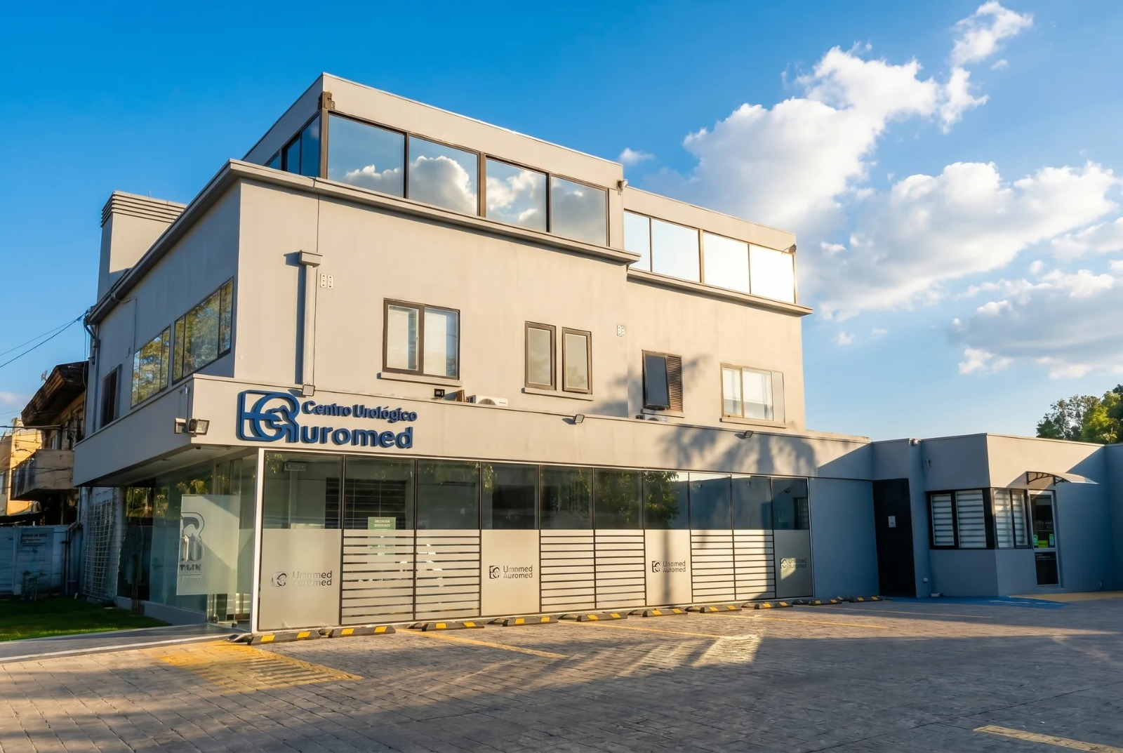 Edificio Centro Urológico Uromed en Providencia